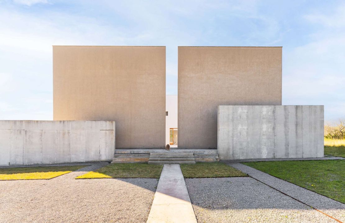 Architektur-Ikone am Tor zu Búger: Wo Design auf dörfliche Idylle trifft